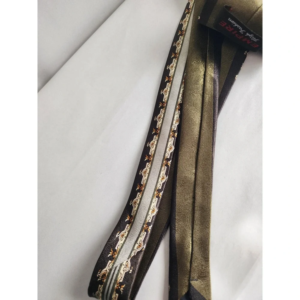 Empire High Fashion Mens Tie Silver Olive Green Geometric Baroque Medallion Silk